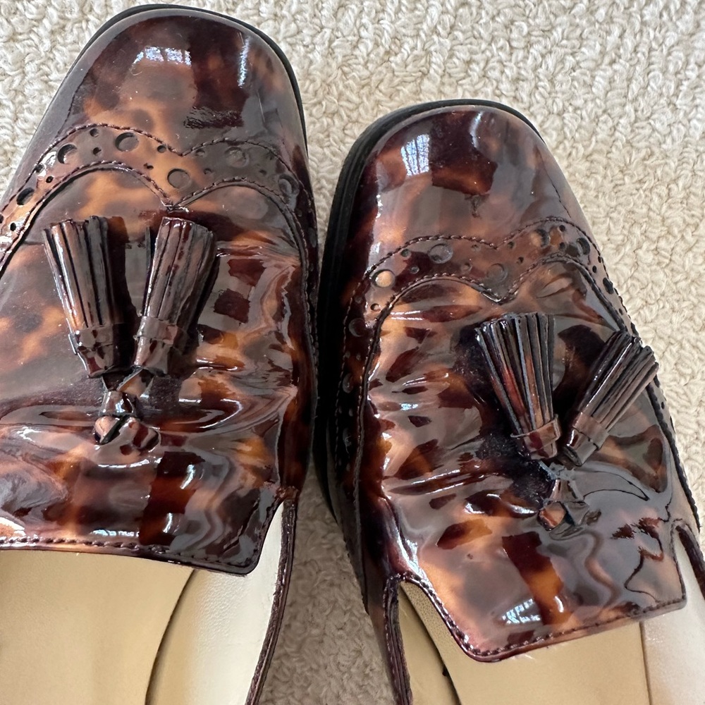 Hobbs tortoise shell kiltie loafers